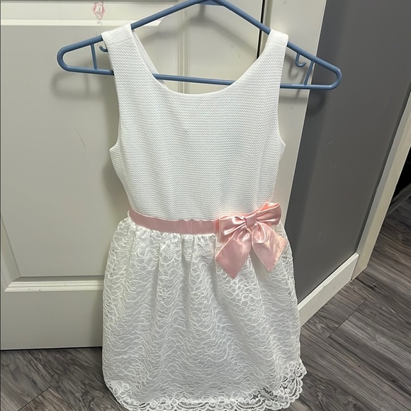 White Lace Kids Dress with Pink Bow - Picture 1 of 3